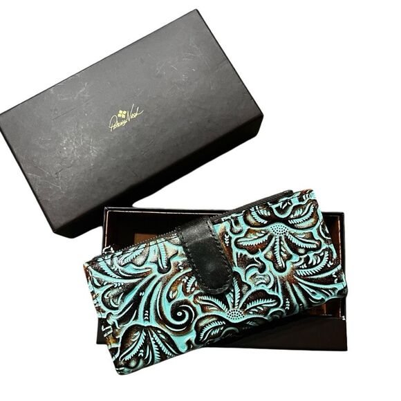Patricia Nash Nazari Turquoise Tooled Leather Bifold Wallet NEW With Gift Box - Picture 2 of 8